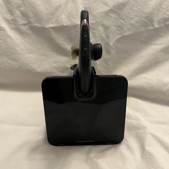 Plantronics wireless call headset - Picture 3 of 7